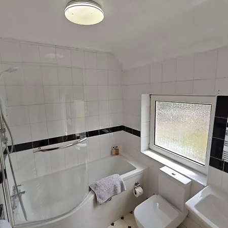 Galtres House -spacious With Garden & Parking
