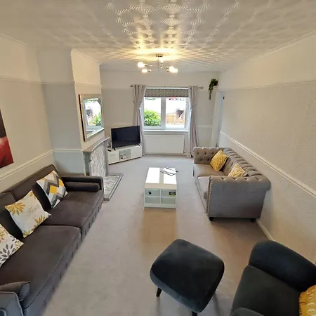 Galtres House -spacious With Garden & Parking *